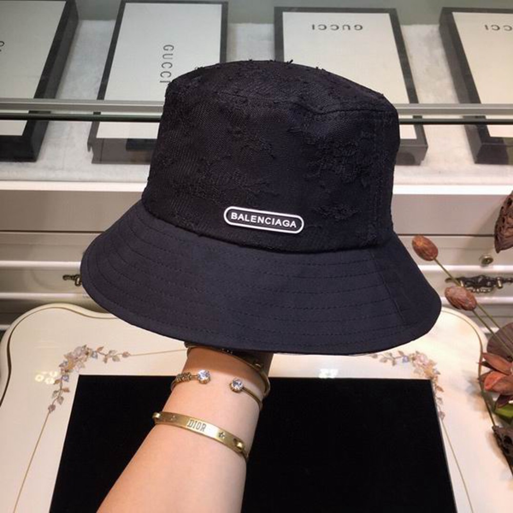 Ba*len*cia*ga hat